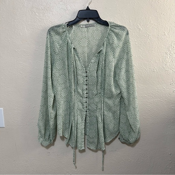 Behind The Seams Lightweight Blouse Green White Size M - Picture 1 of 7